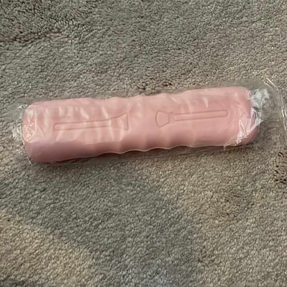 Travel makeup brush case